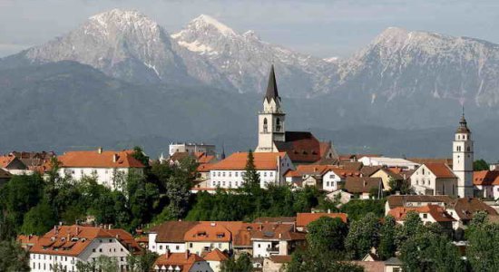 transfer from ljubljana airport to kranj city by taxi minivan minibus coach